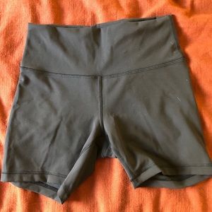 Lululemon wunder train biker shorts